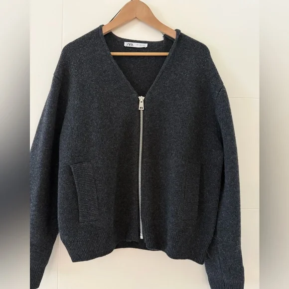 Zara 100% Wool Knit Zippered Cardigan Jacket, size large. - Picture 3 of 10